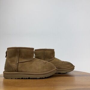 Little Kids Ugg Classic Mini II Chestnut Shearling Lined Comfort Boots Size 13 C